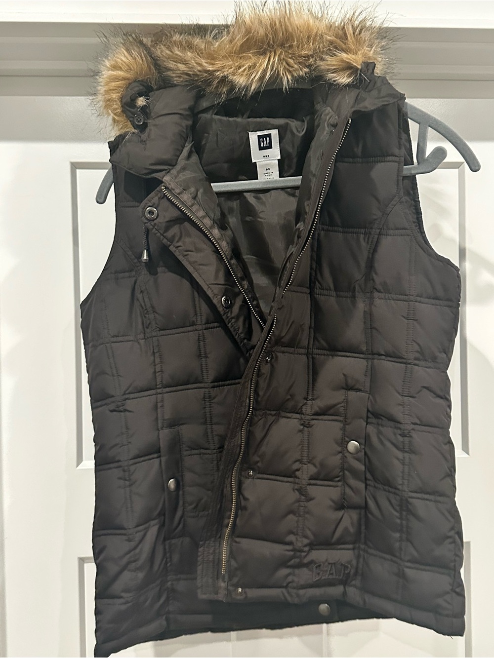 GAP Quilted Puffer Vest with Faux-Fur Trim - Brown